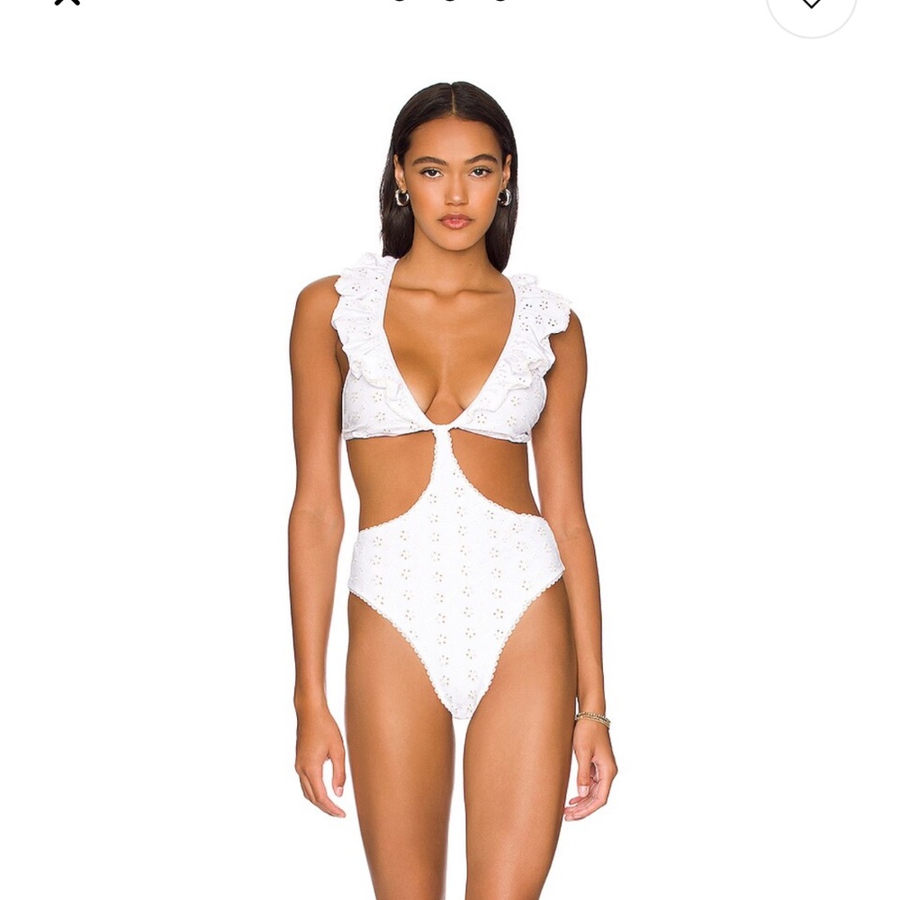 AURELLA ONE PIECE IN WHITE